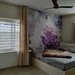 V.R.Nest