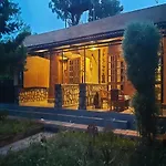 Jungle Nest Resort