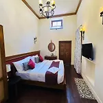 Mowbray House Resort