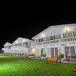 Treebo Skydale Premium Suites, 1500 Mtrs From Ooty Lake