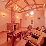 Silver Dale Tea Estate Bungalow Ooty By Voye Homes