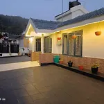 Queen Resort