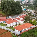 Stayvista At Tiverton Bungalow Ooty - Lawn, Bbq, Heater