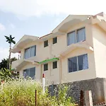 Oyo 11394 Hotel Mount N Breeze