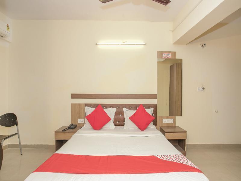 Hotel Oyo Flagship 24364 Shiv Shanthi Grand 3*