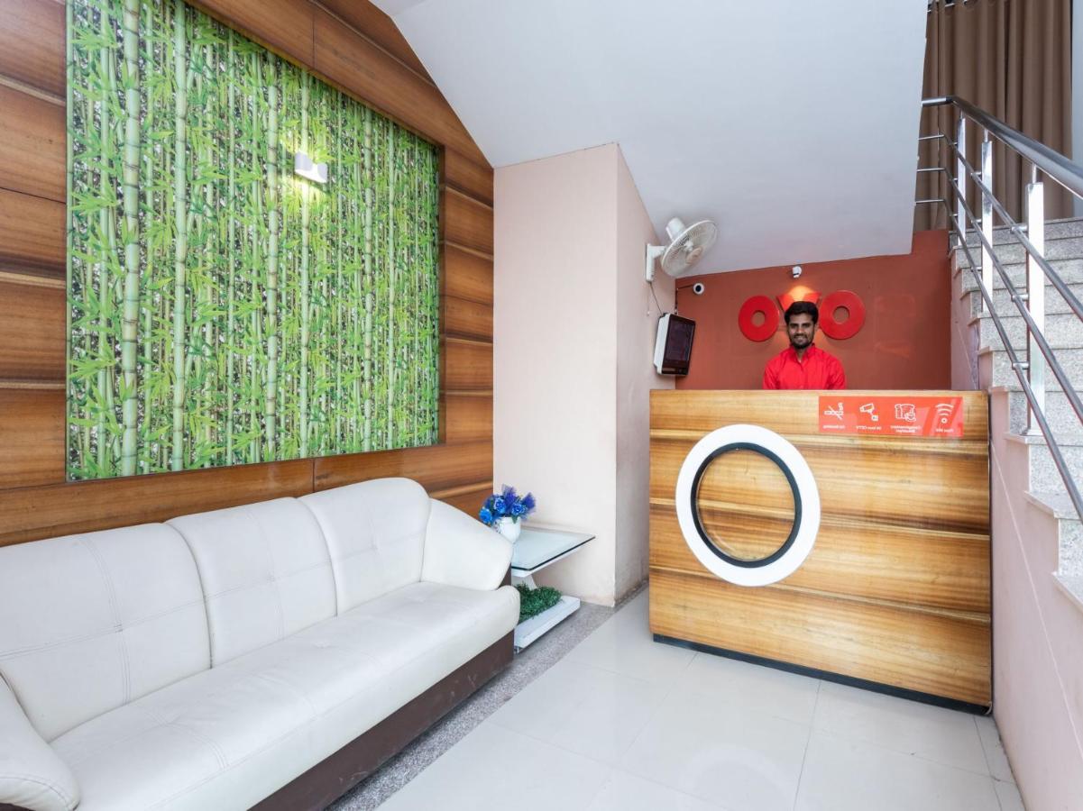 Hotel Oyo 72317 C S Grand Palace 3*