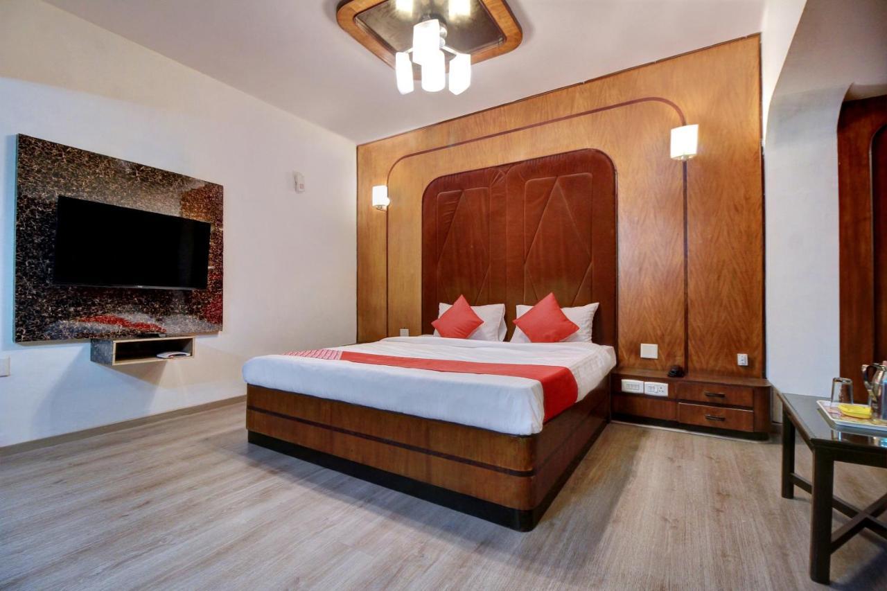 Hotel Oyo 19910 Sapphire Paradise 3*
