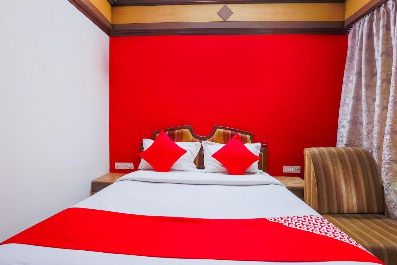 Oyo Flagship 24364 Shiv Shanthi Grand 3*
