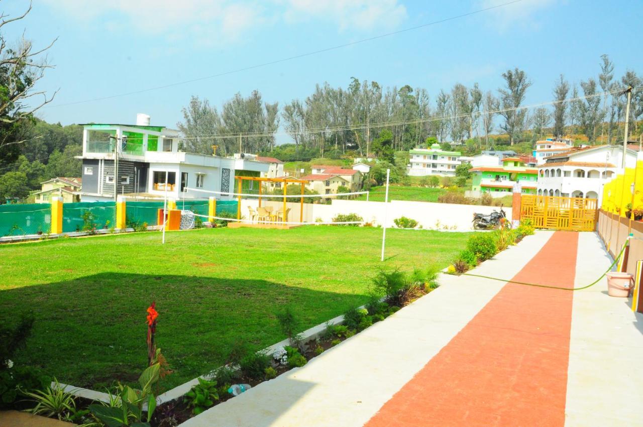 Bed & Breakfast Rose Garden Enclave For Families & Executives