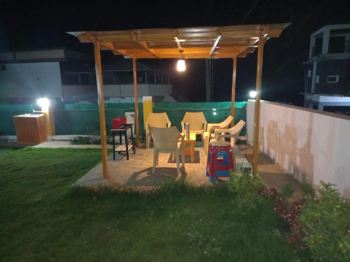 Rose Garden Enclave For Families & Executives *