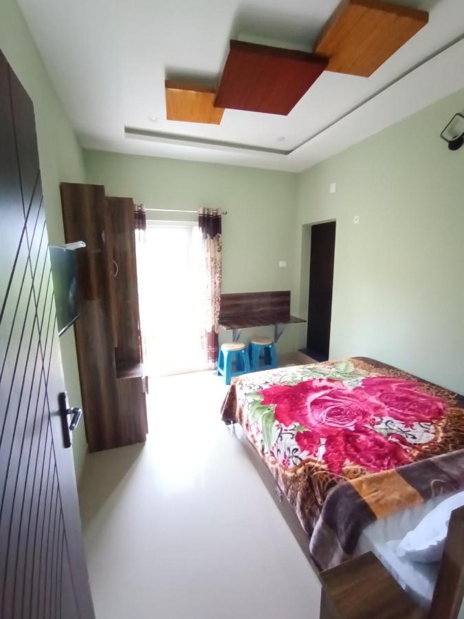 Bed & Breakfast Rose Garden Enclave For Families & Executives *