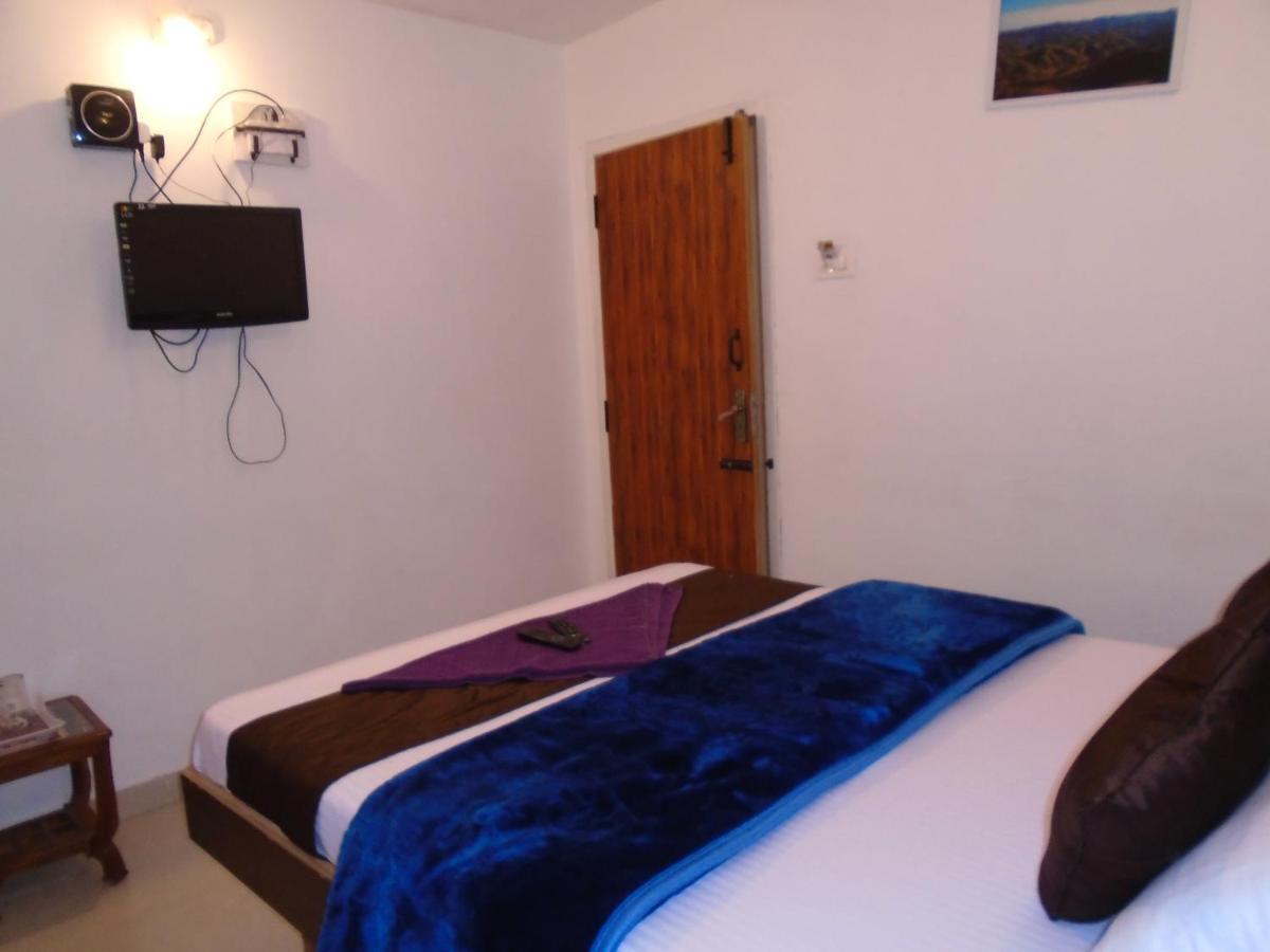 Lodge Cliff Residency Near Botanical Garden *