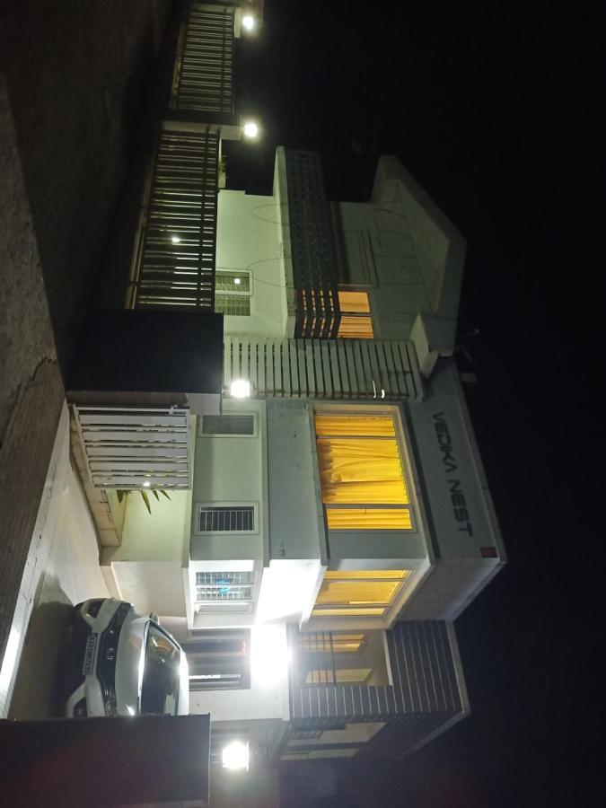 V.r.nest Hotel