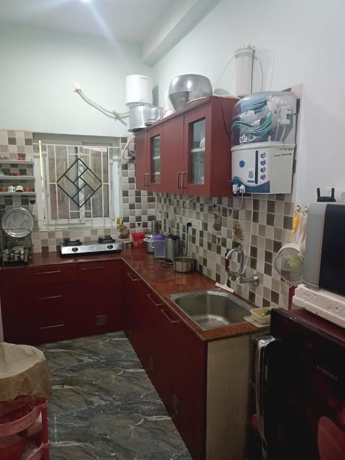 Bed & Breakfast Rose Garden Enclave For Families & Executives *