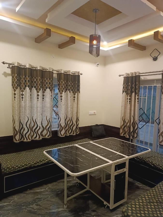 Rose Garden Enclave For Families & Executives Bed & Breakfast *