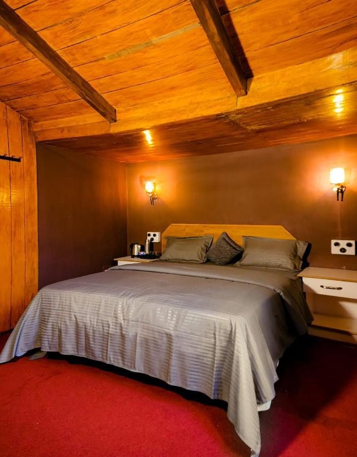 Hotel Woodside Bungalow Ooty