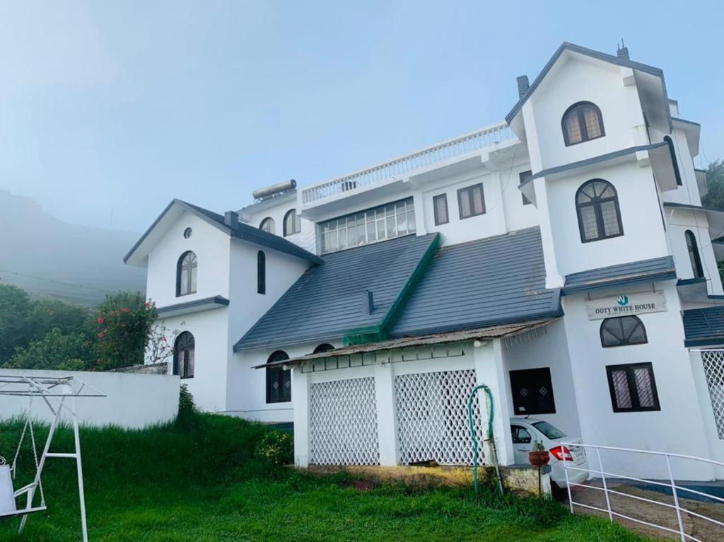 Bob Leisure's Ooty