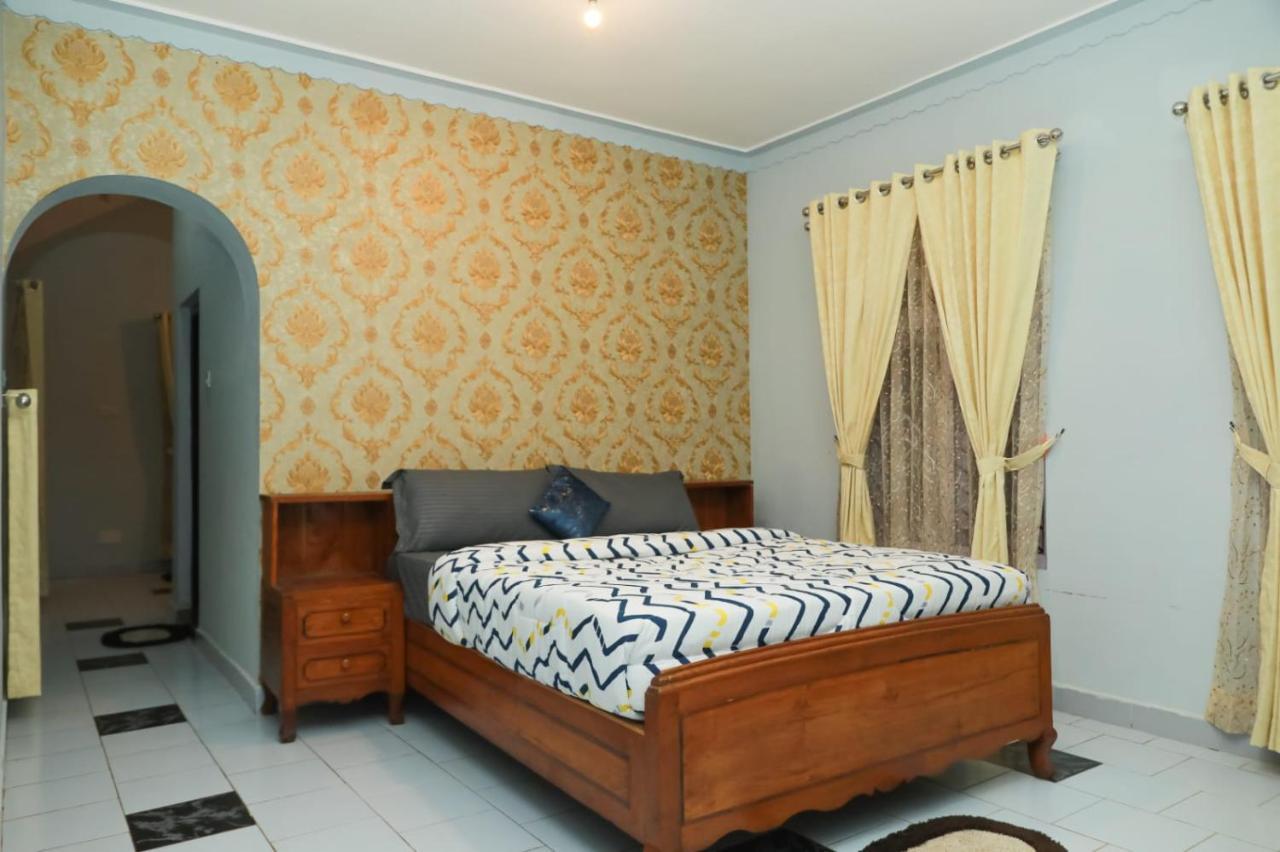 Bob Leisure's Bed & Breakfast *