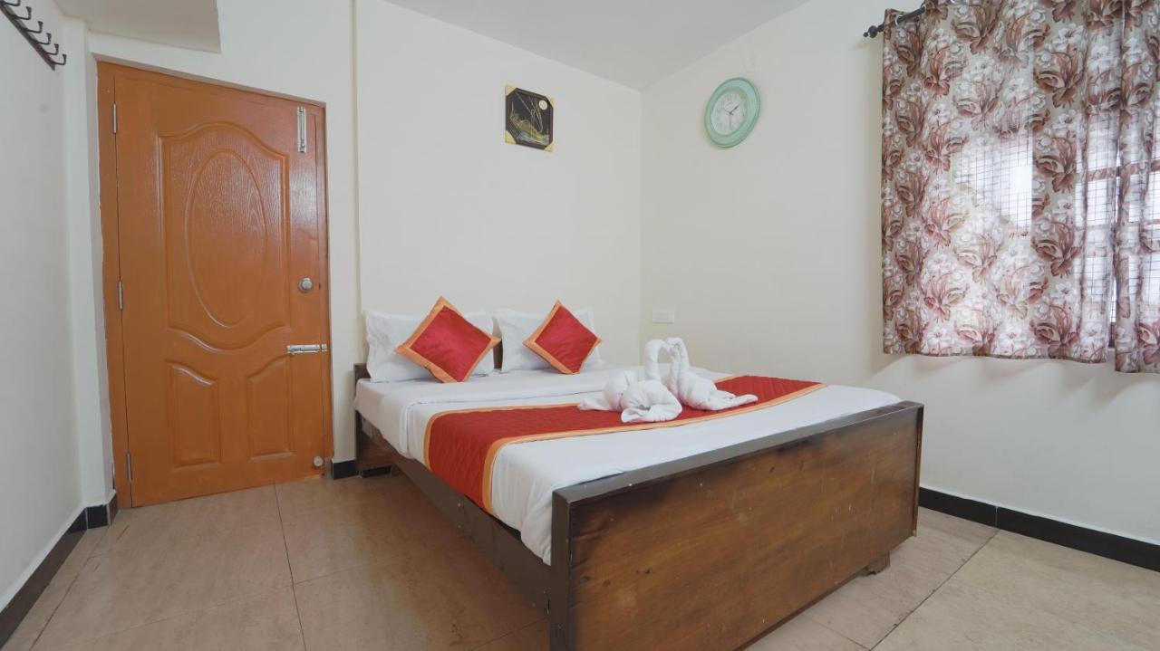 Amuthu Residency Resort