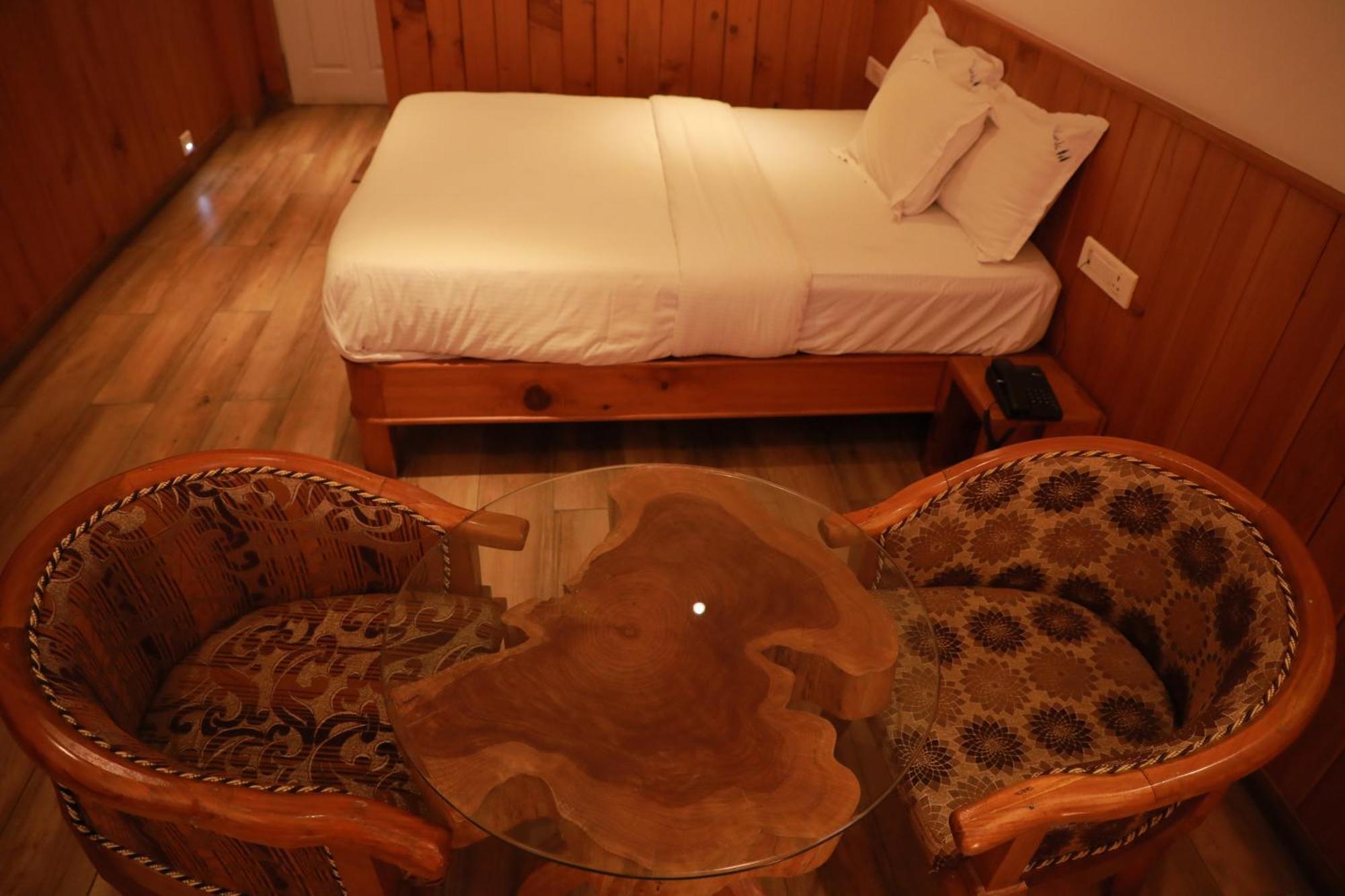 Hotel The Woodlands Residency- Unmarried And Stag Groups Not Allowed 3*