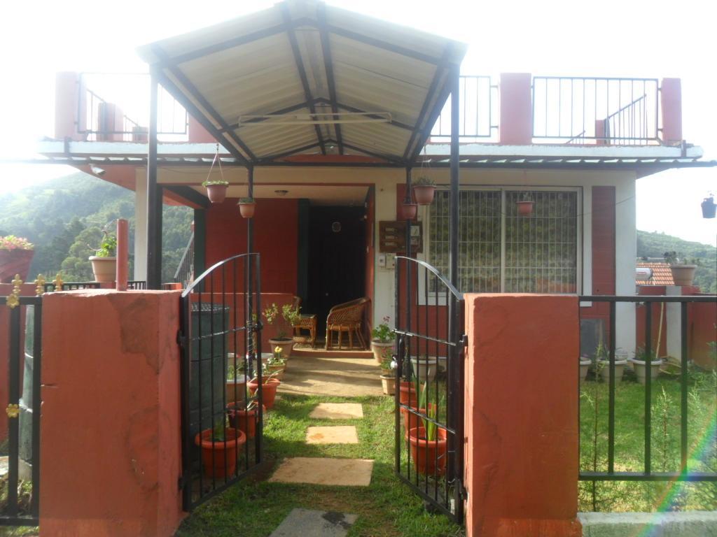 Homestay Mountside *