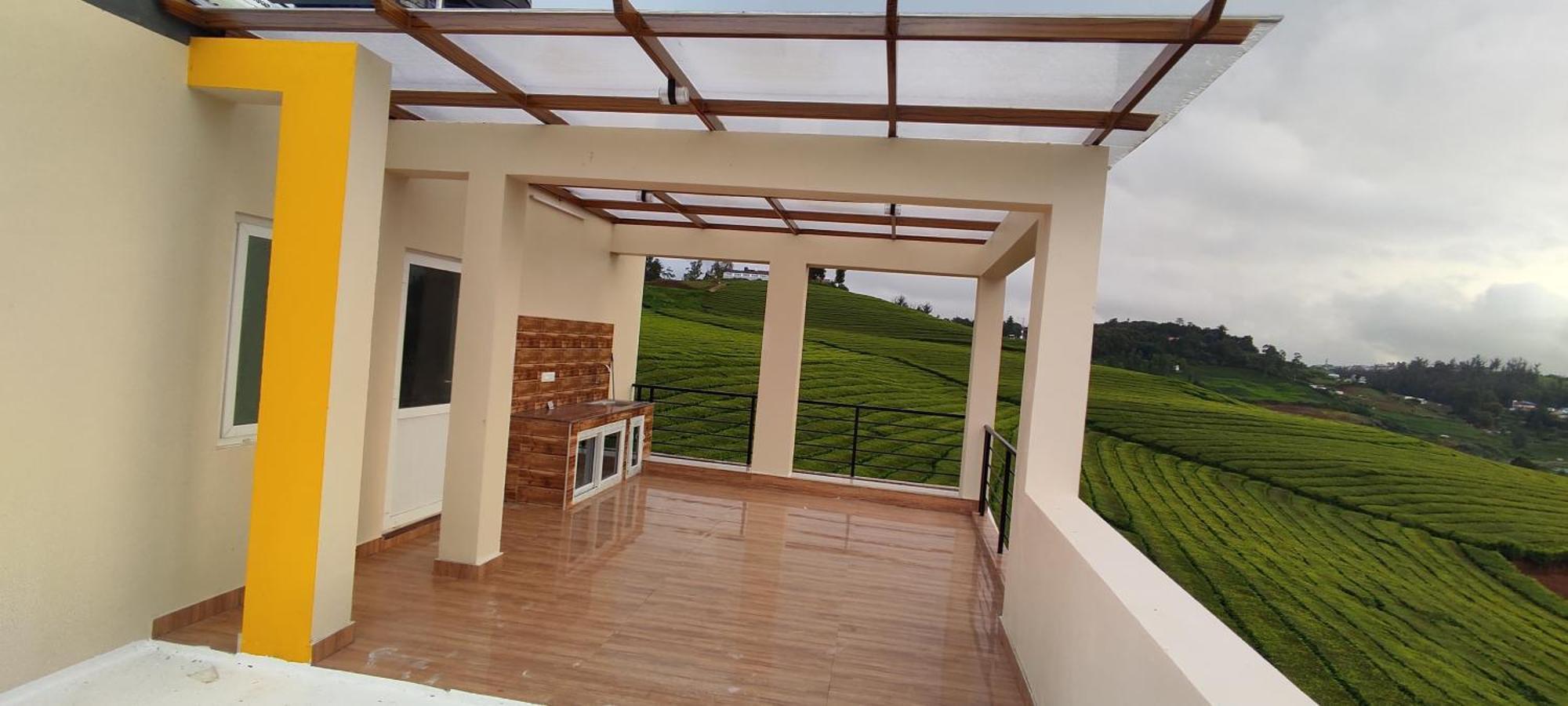 Bed & Breakfast Rose Garden Enclave For Families & Executives