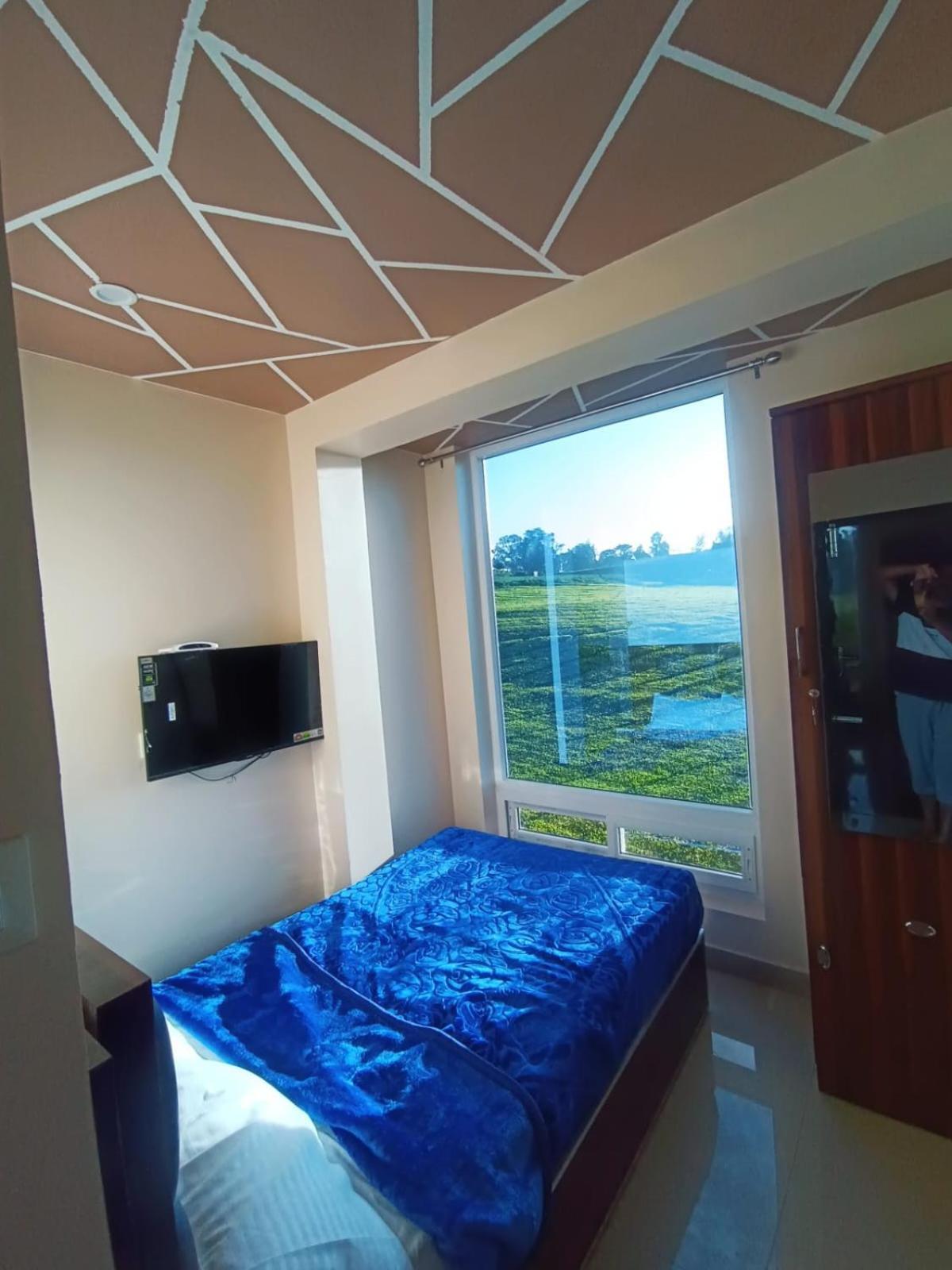 Rose Garden Enclave For Families & Executives *