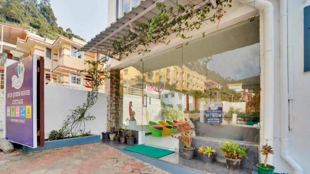 Iroomz Rich Queen House * Ooty