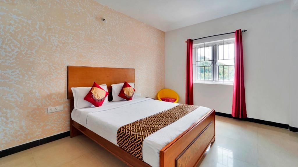 Iroomz Rich Queen House *