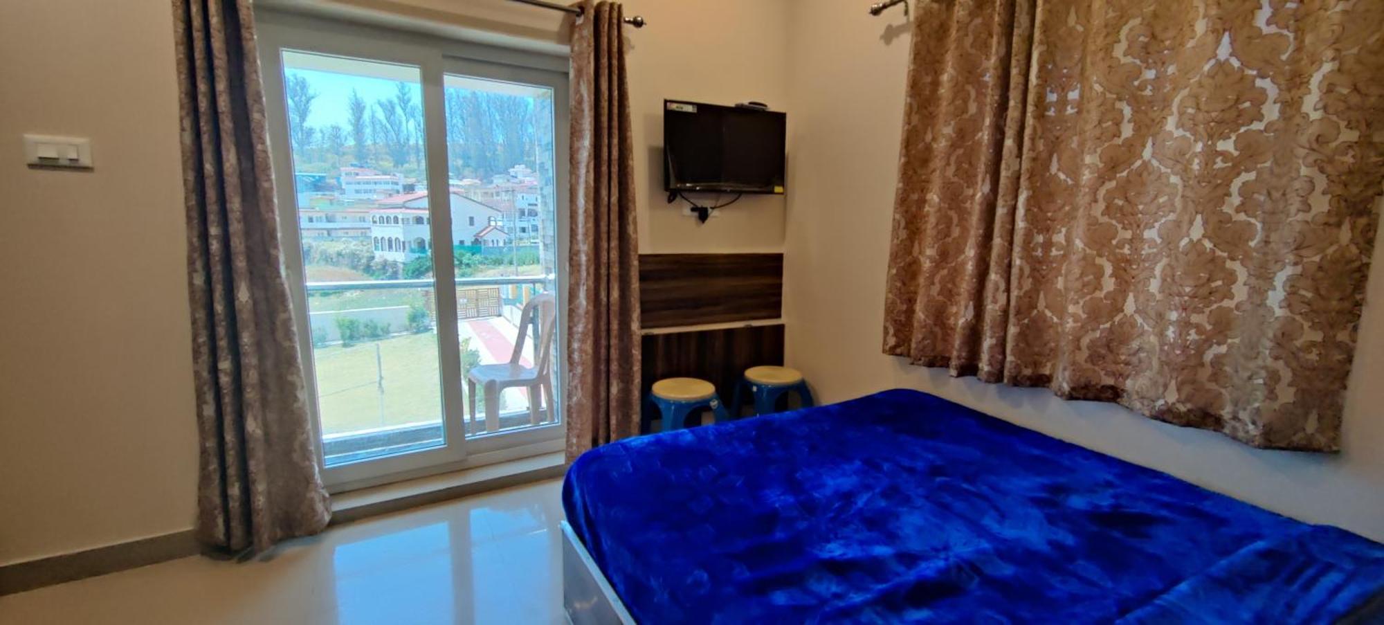 Rose Garden Enclave For Families & Executives *
