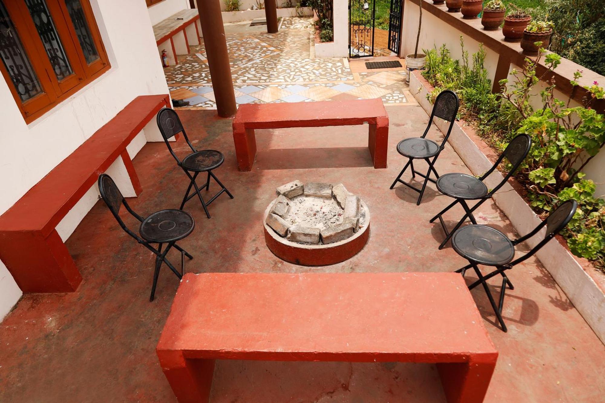 Hilltop Homestay * Ooty