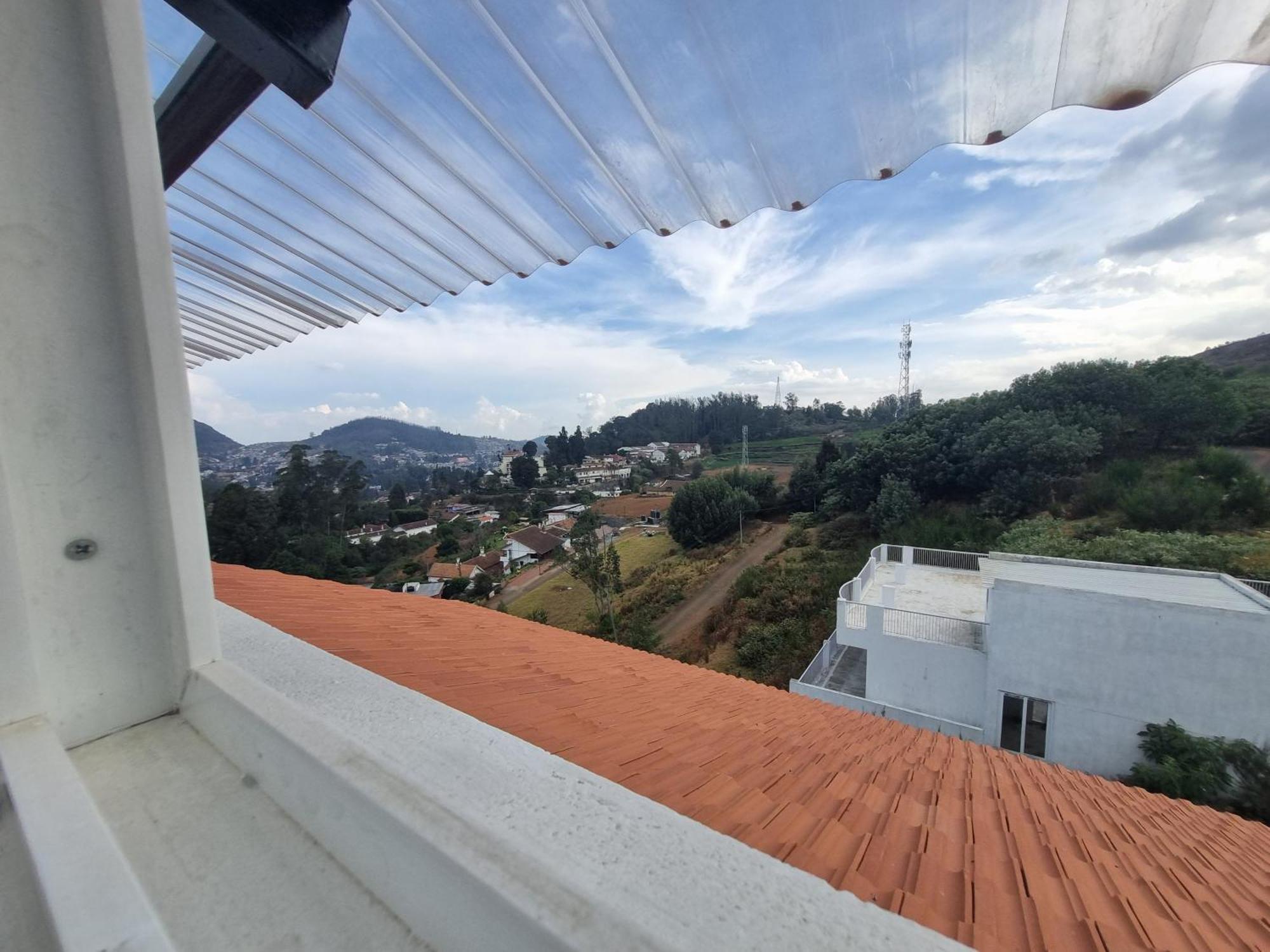 Homestay Bon Sejour Hill View & *