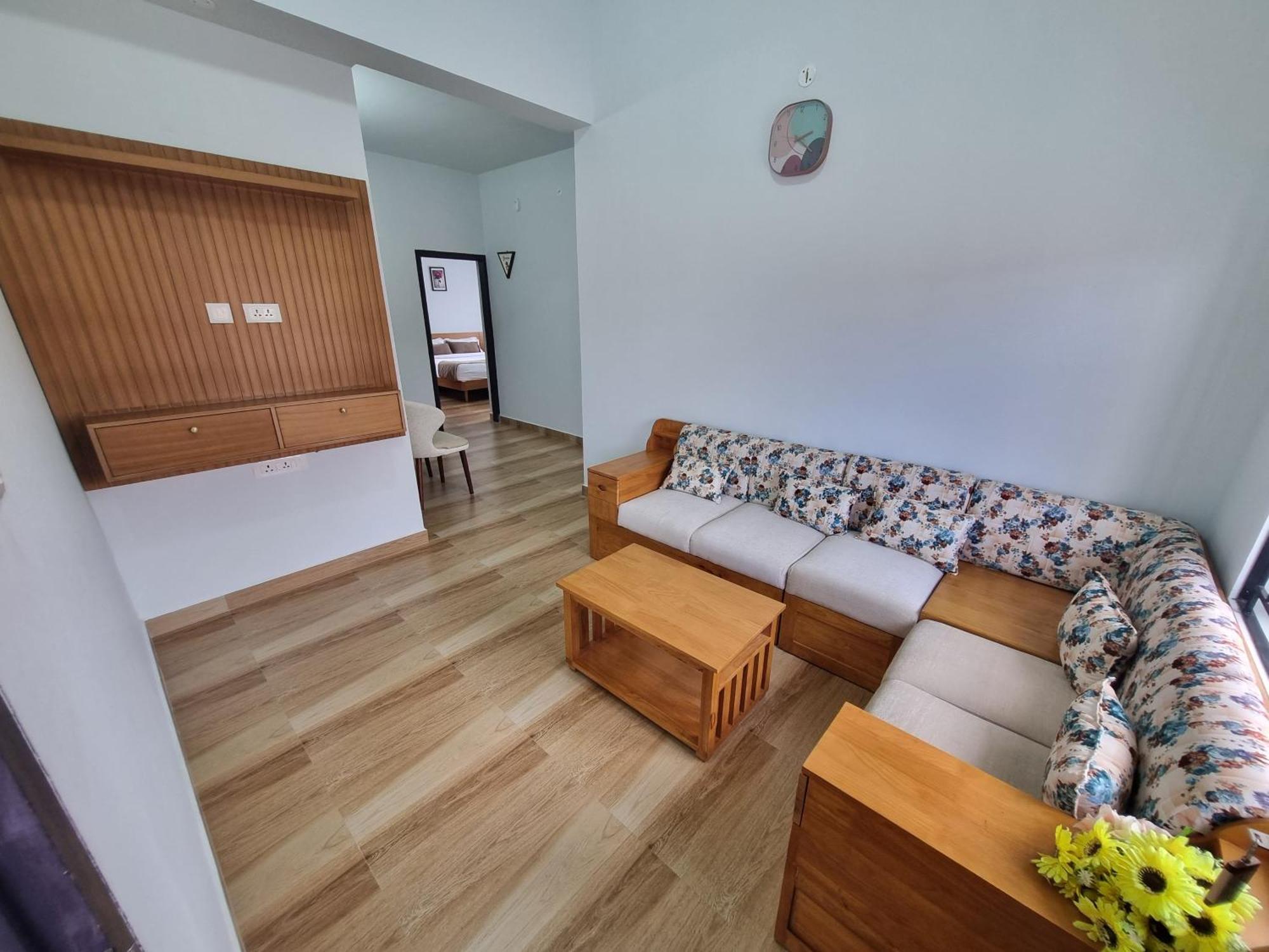 Homestay Bon Sejour Hill View & *