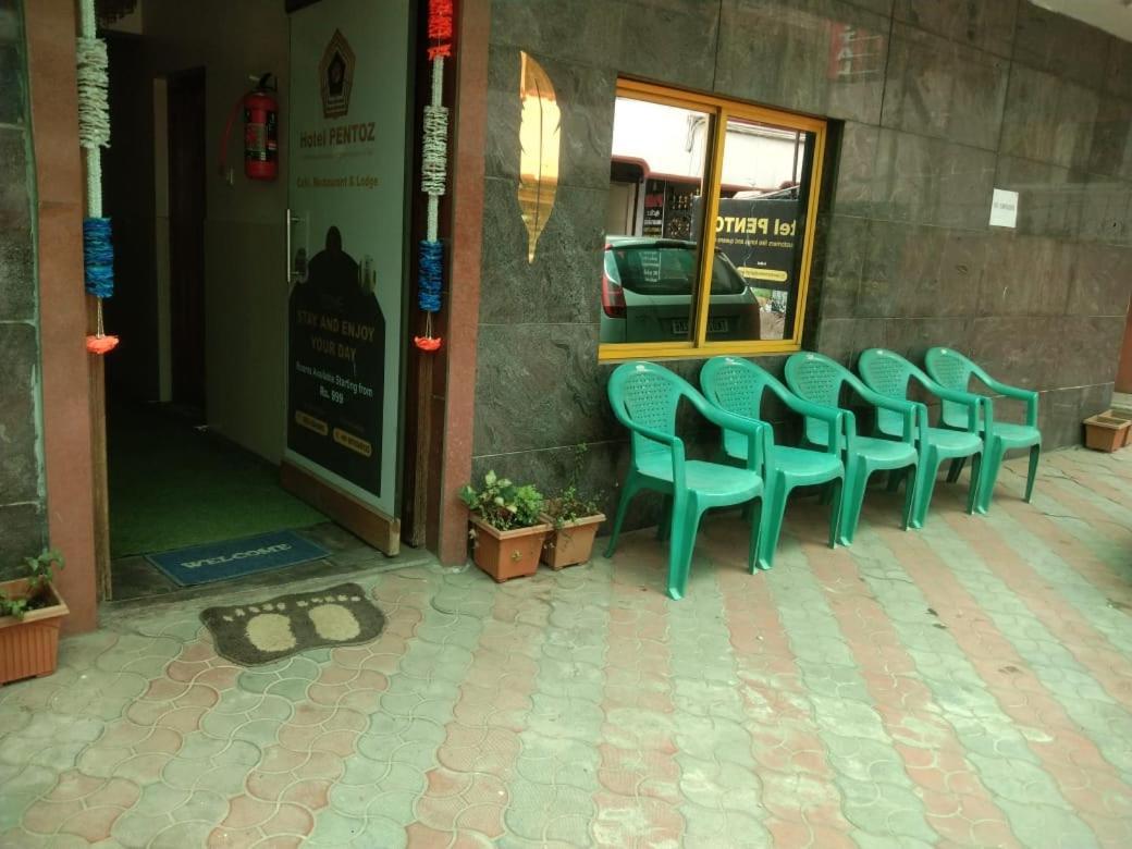 Pentoz - Charing Cross, Ooty