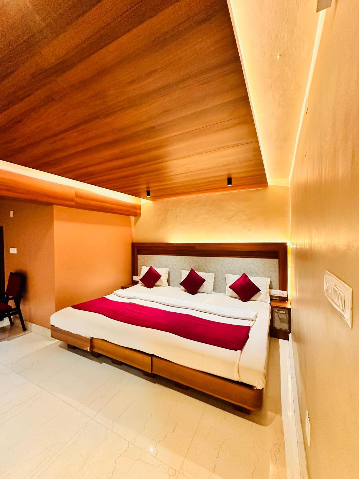 Hotel City Palace *