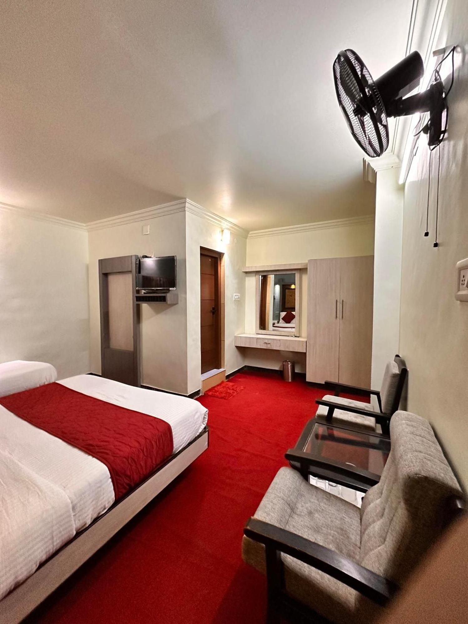 City Palace Hotel Ooty
