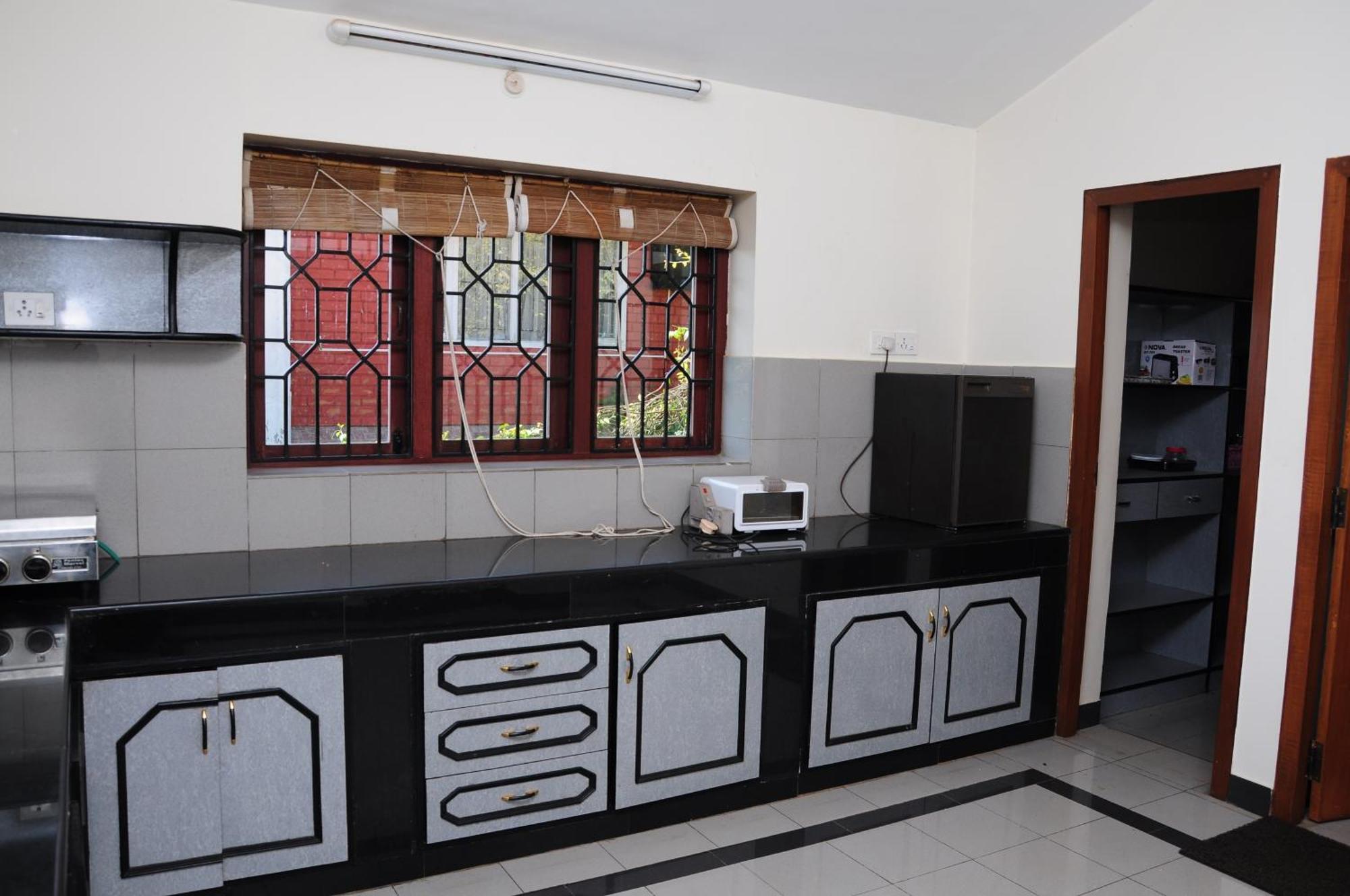 Away From - Ii Lodge *