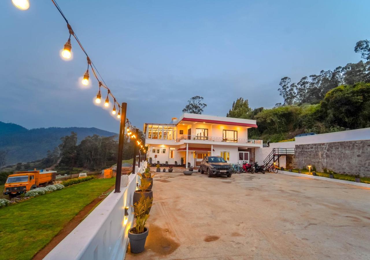 Silent Retreat Pool By Voye Homes * Ooty