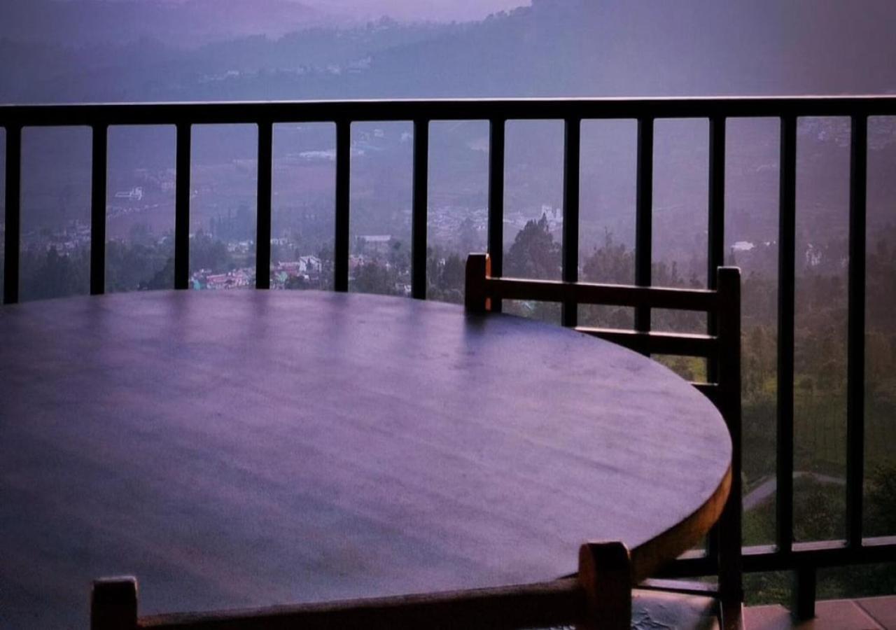 Jj Divine Hiland Hotel 4*