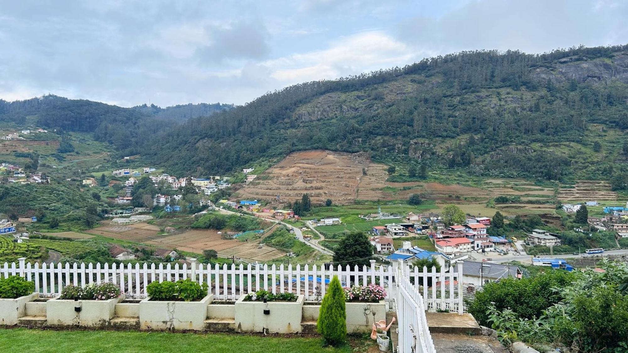 Homestay Away From - 4 - In Ooty,