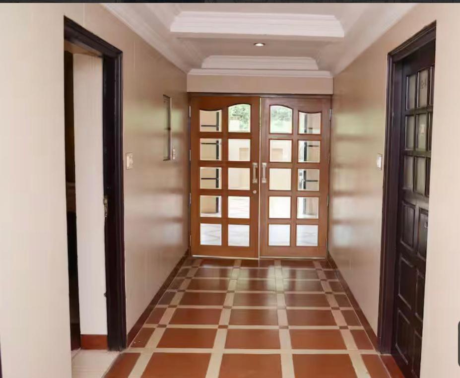 Hotel Lazo Silver , Ooty