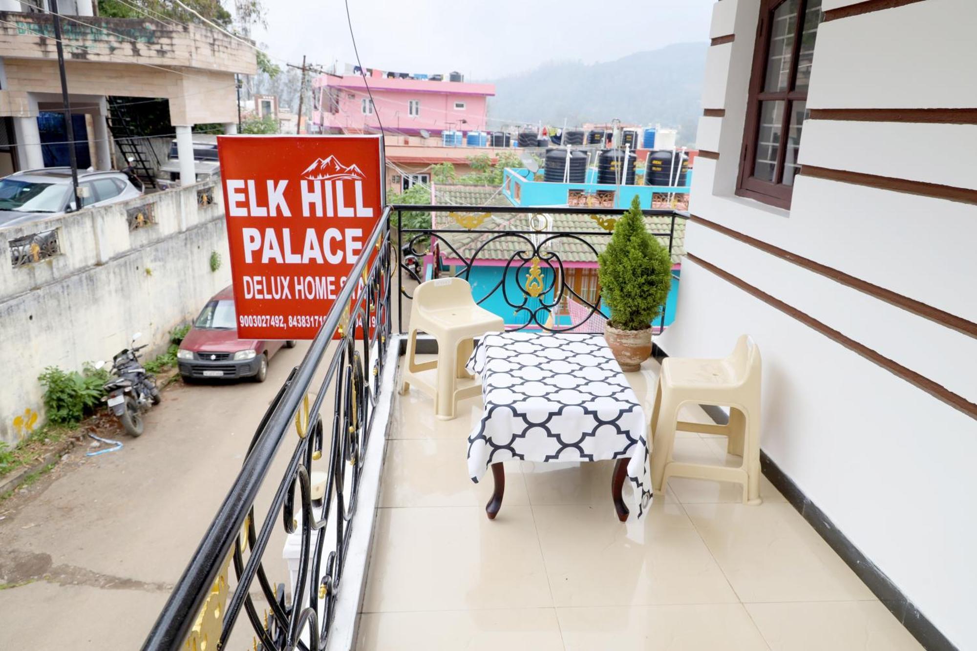 Villa Elk Hill Palace *