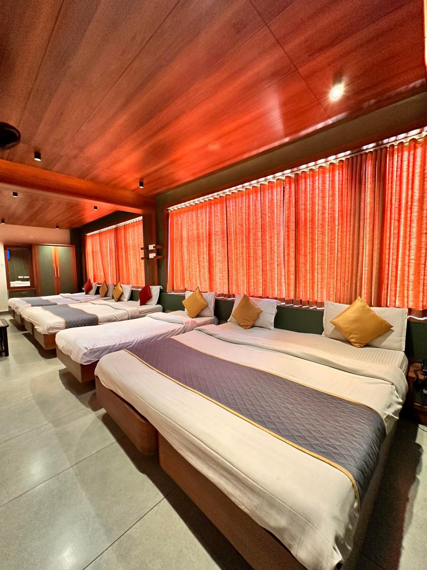 Palace Hotel 2*