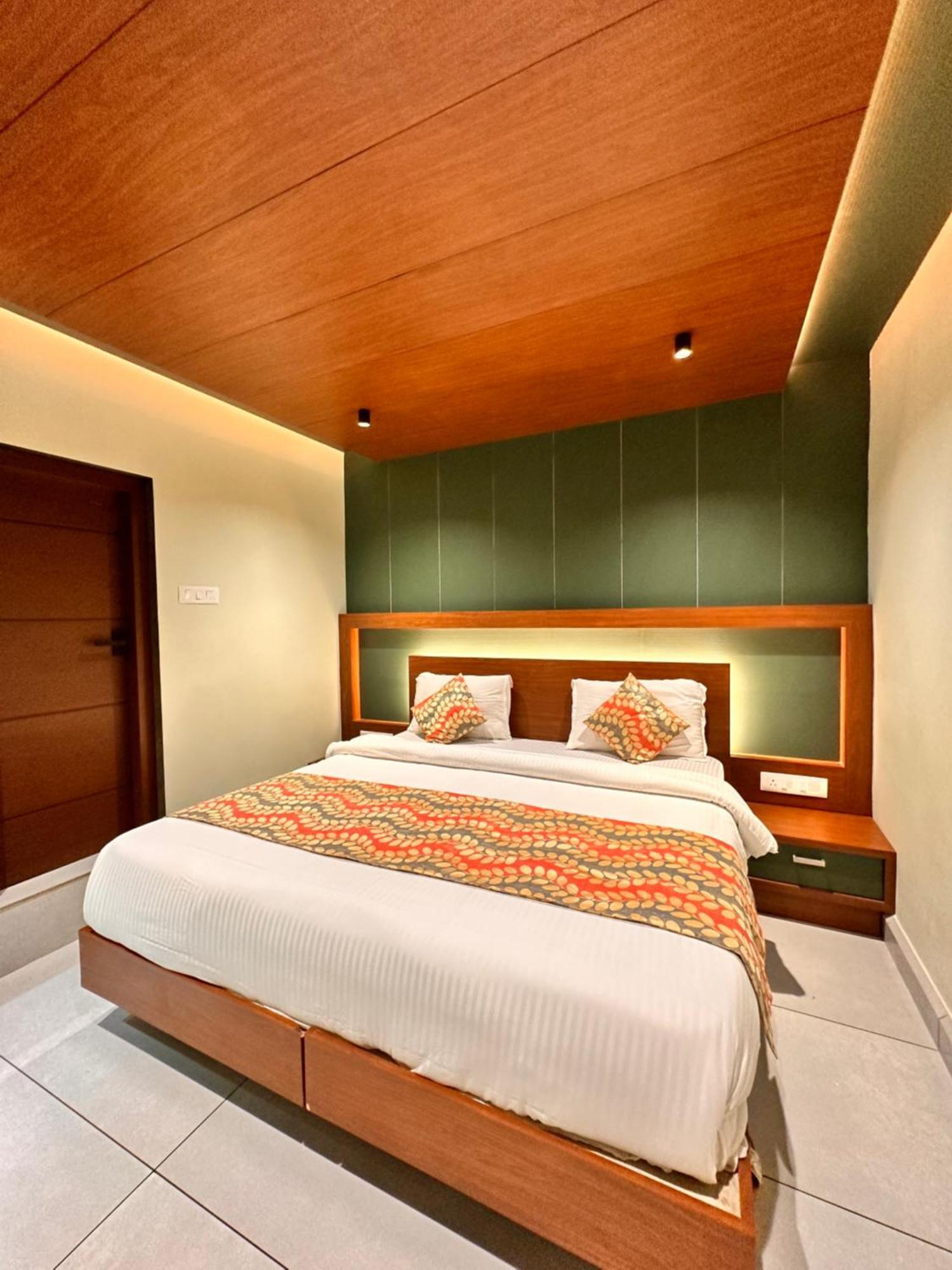 Hotel Palace Ooty