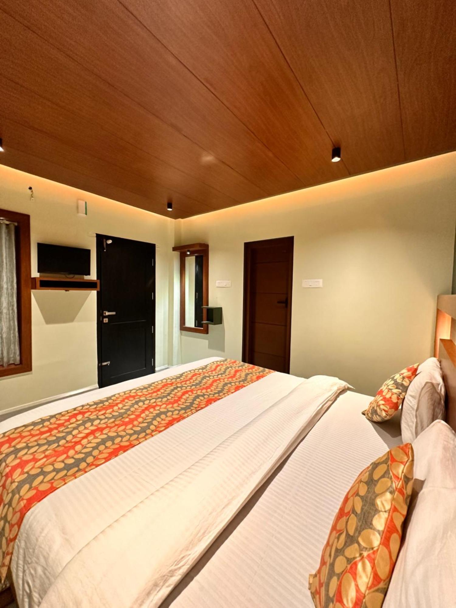 Palace 2* Ooty