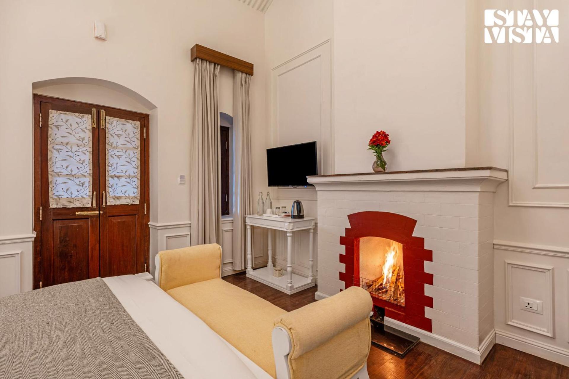 Villa Stayvista At Tiverton - Lawn, Bbq, Heater *