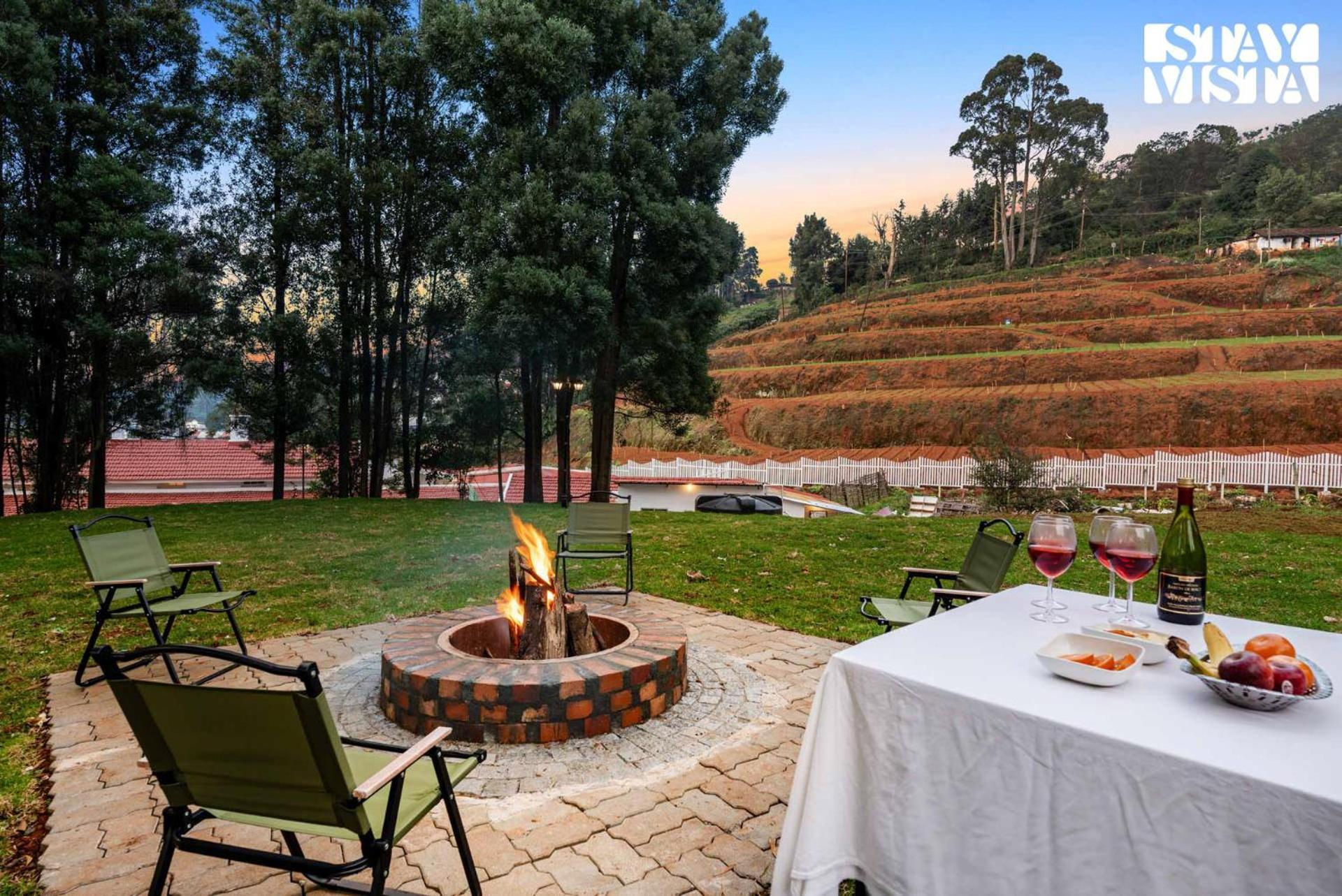 Villa Stayvista At Tiverton - Lawn, Bbq, Heater *
