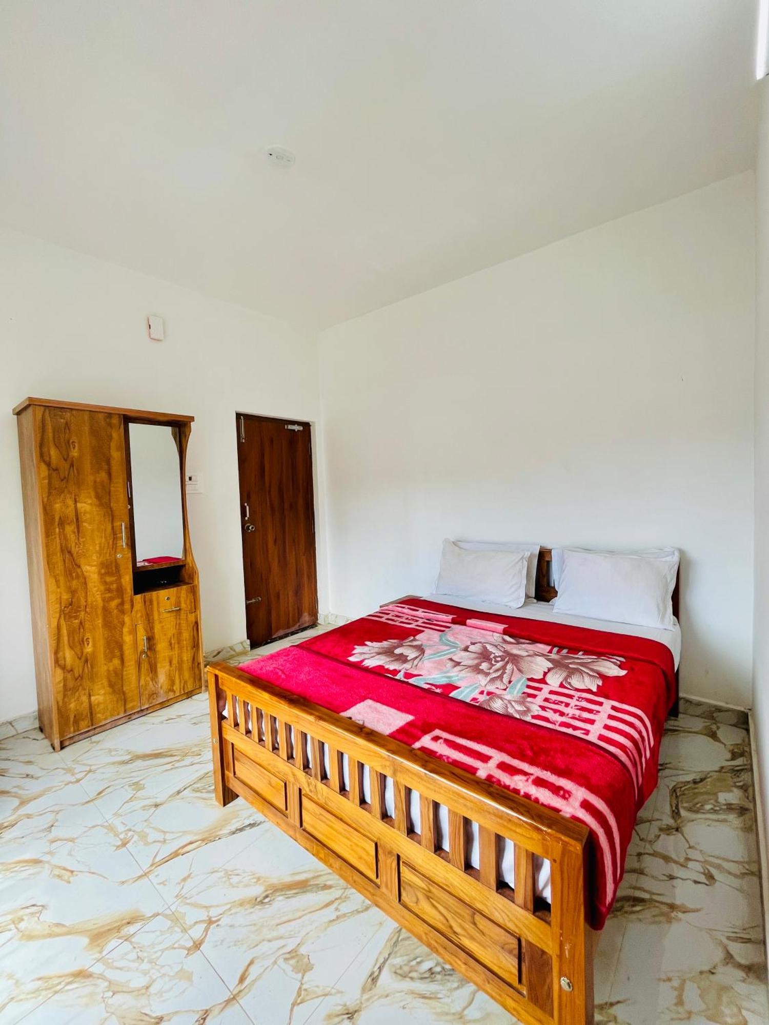 Hotel Sri Hari Shrinivas Residency *