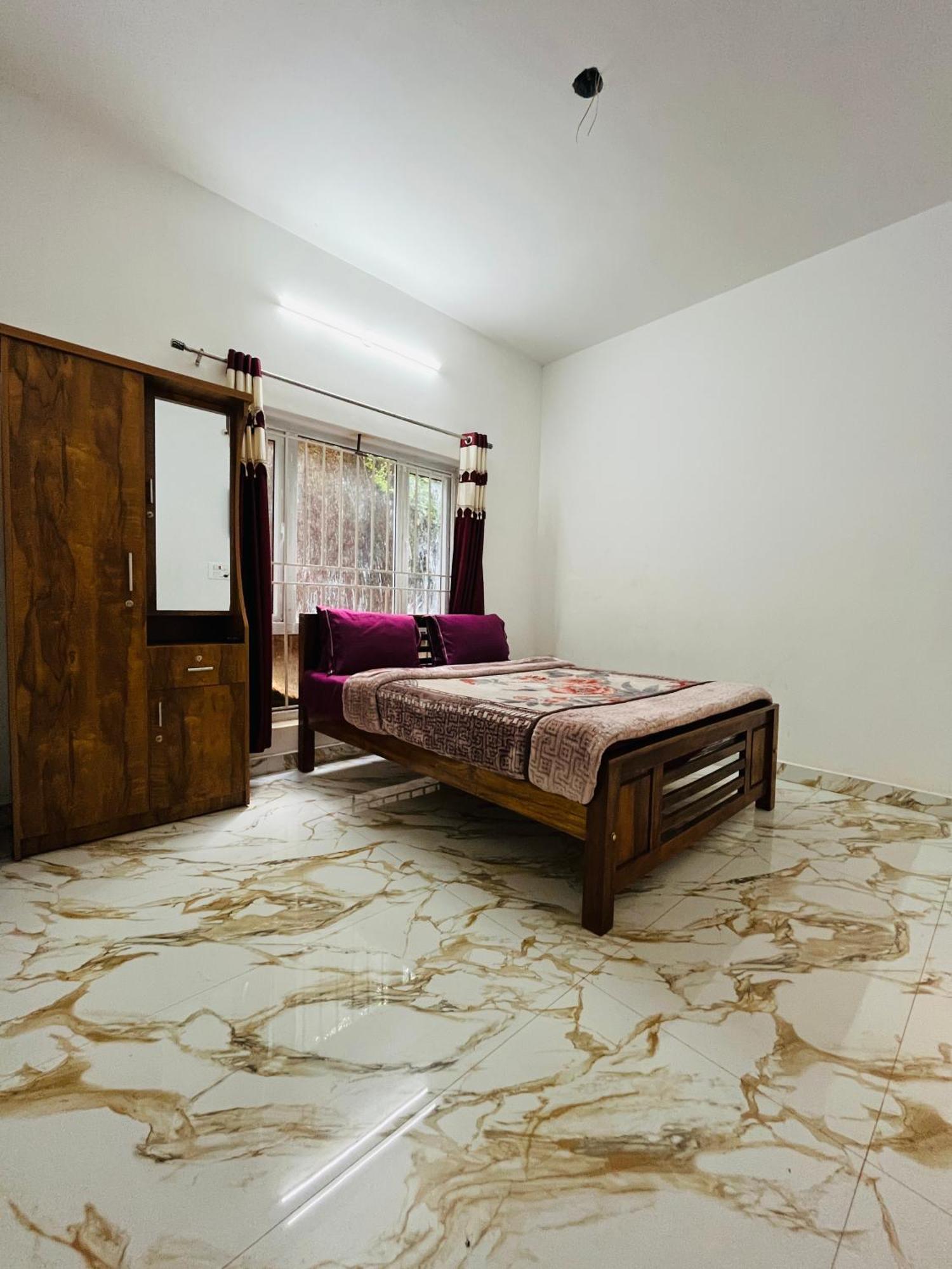 Sri Hari Shrinivas Residency Hotel