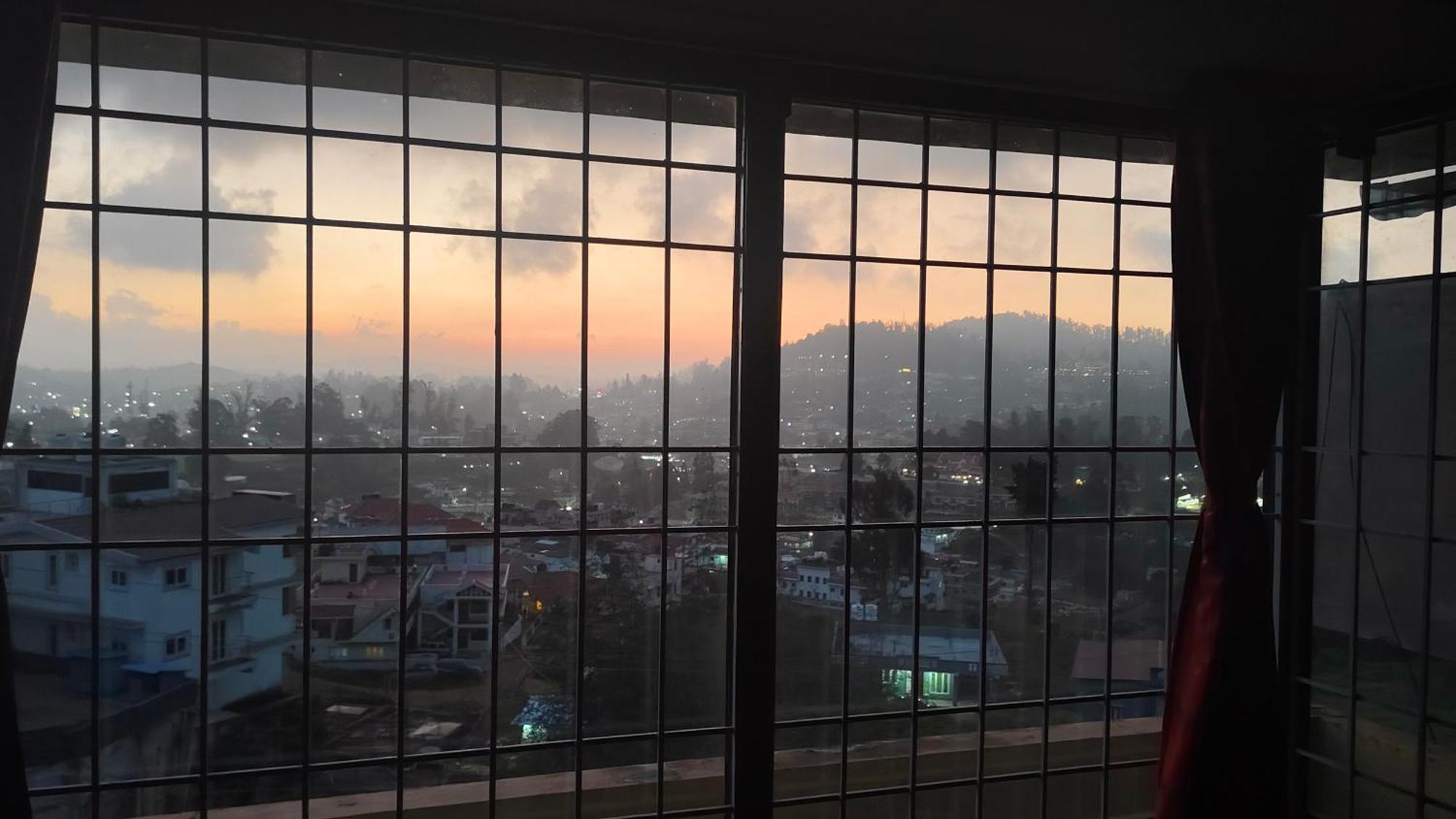 V Star Sunset View Ooty